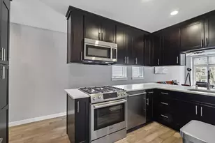 1159 E Kane Pl, Milwaukee, WI 53202 - Photo 9