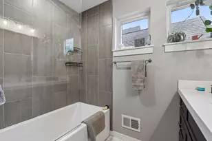 1159 E Kane Pl, Milwaukee, WI 53202 - Photo 21