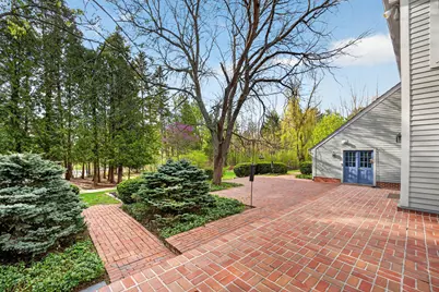 125 W Glenview Ct, Mequon, WI 53092 - Photo 3