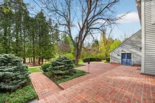 125 W Glenview Ct, Mequon, WI 53092 - Photo 3