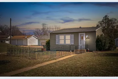 2038  Avon St, La Crosse, WI 54603 - Photo 1