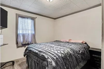 2038  Avon St, La Crosse, WI 54603 - Photo 7