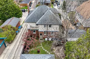 2312 E Linnwood Ave, Milwaukee, WI 53211 - Photo 35