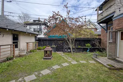 2312 E Linnwood Ave, Milwaukee, WI 53211 - Photo 31