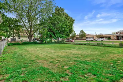 220 E Walworth St, Elkhorn, WI 53121 - Photo 29