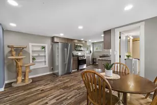 220 E Walworth St, Elkhorn, WI 53121 - Photo 9