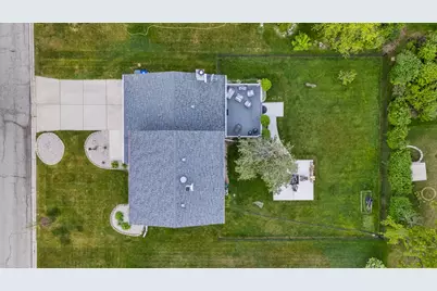5922  Sycamore St, Greendale, WI 53129 - Photo 29