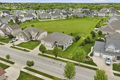 1460  Prairie Creek Blvd, Oconomowoc, WI 53066 - Photo 35