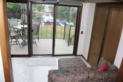 1323  Lauderdale Pl, Onalaska, WI 54650 - Photo 7