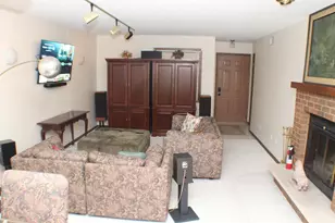 1323 Lauderdale Pl, Onalaska, WI 54650 - Photo 3