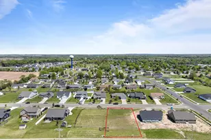 210 Linden Ln, Delavan, WI 53115 - Photo 9