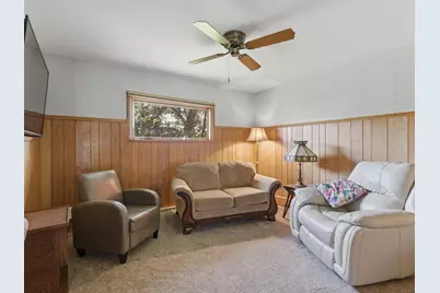 2211  Markham St, Manitowoc, WI 54220 - Photo 13