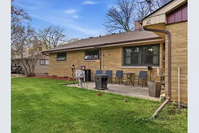 2211  Markham St, Manitowoc, WI 54220 - Photo 27