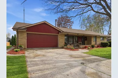 2211  Markham St, Manitowoc, WI 54220 - Photo 1