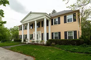 229 Indian Creek Ct, Fox Point, WI 53217 - Photo 3