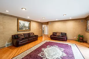 229 Indian Creek Ct, Fox Point, WI 53217 - Photo 13