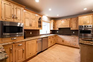 229 Indian Creek Ct, Fox Point, WI 53217 - Photo 19