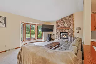 S92W35305 Barbary Ct, Eagle, WI 53119 - Photo 5
