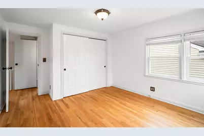 6221 N Lake Dr, Whitefish Bay, WI 53217 - Photo 17