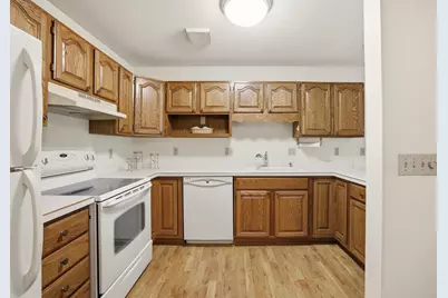 234  Minz Park Cir #2, West Bend, WI 53095 - Photo 7