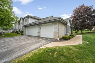 9322 W Loomis Rd, Franklin, WI 53132 - Photo 17