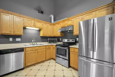 9322 W Loomis Rd #5, Franklin, WI 53132 - Photo 3