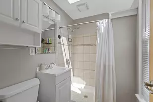 2476 S 75th St, West Allis, WI 53219 - Photo 15