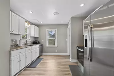 2476 S 75th St, West Allis, WI 53219 - Photo 11