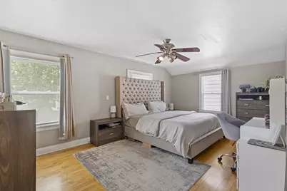 2476 S 75th St, West Allis, WI 53219 - Photo 13