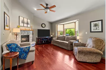 7239  Sherry Ln, Racine, WI 53185 - Photo 5
