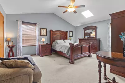 7239  Sherry Ln, Racine, WI 53185 - Photo 13