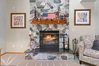 722  Greenway Ter, Hartland, WI 53029 - Photo 9