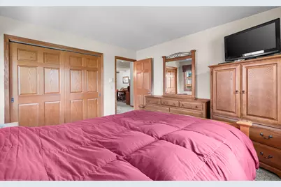 220 S 18th #4 Ave, West Bend, WI 53095 - Photo 17