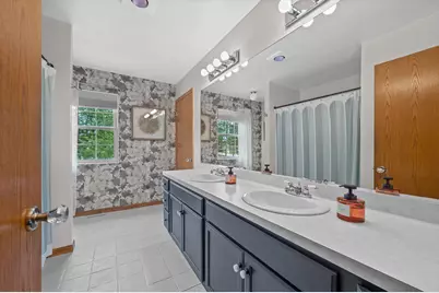 1202 W Oakwood Rd, Oak Creek, WI 53154 - Photo 17