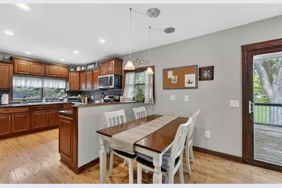 8409 S 35th St, Franklin, WI 53132 - Photo 9