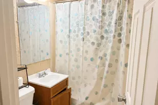 4021 N 24th Pl, Milwaukee, WI 53209 - Photo 5