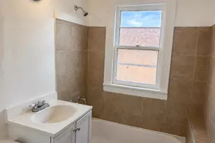 4021 N 24th Pl, Milwaukee, WI 53209 - Photo 9