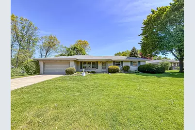 3150 S Ventura Dr, New Berlin, WI 53151 - Photo 1