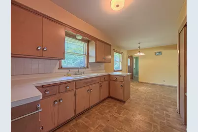 3150 S Ventura Dr, New Berlin, WI 53151 - Photo 13