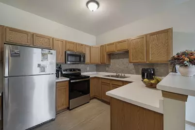 6884 S Rolling Meadows Ct, Oak Creek, WI 53154 - Photo 9