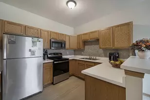 6884 S Rolling Meadows Ct, Oak Creek, WI 53154 - Photo 9