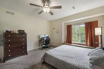 6884 S Rolling Meadows Ct, Oak Creek, WI 53154 - Photo 13