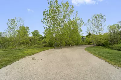 6884 S Rolling Meadows Ct, Oak Creek, WI 53154 - Photo 21