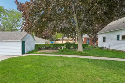 4033 N 93rd St, Wauwatosa, WI 53222 - Photo 19
