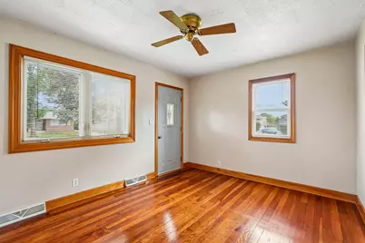 4033 N 93rd St, Wauwatosa, WI 53222 - Photo 3