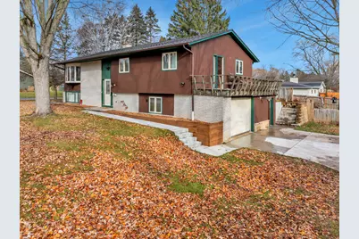 851  Linden St, Cleveland, WI 53015 - Photo 5