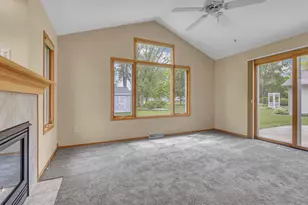 519 Sarah Dr, Fond du Lac, WI 54935 - Photo 7