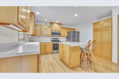 519  Sarah Dr, Fond du Lac, WI 54935 - Photo 5