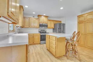 519 Sarah Dr, Fond du Lac, WI 54935 - Photo 5