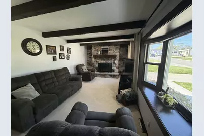 202  Lake St, Cascade, WI 53011 - Photo 5